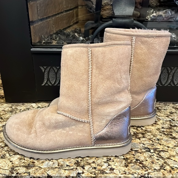 Ugg DELUXE CLASSIC MINI UGG TAN BOOTS SAND 8 - Picture 2 of 5